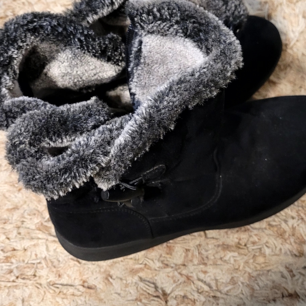Women's Black Winter Boots with Faux Fur Lining